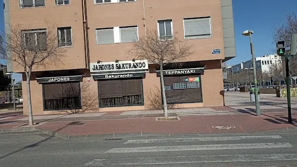 Restaurante Japonés - SAKURANDO