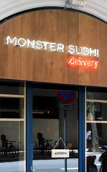 Monster Sushi Delivery | sushi a domicilio Barcelona - Restaurante de sushi para llevar en Barcelona - foto 2
