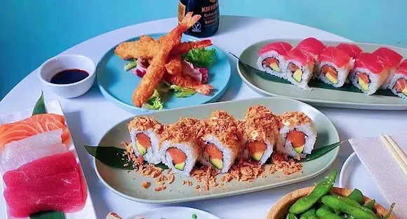 Motomaki & Sushi