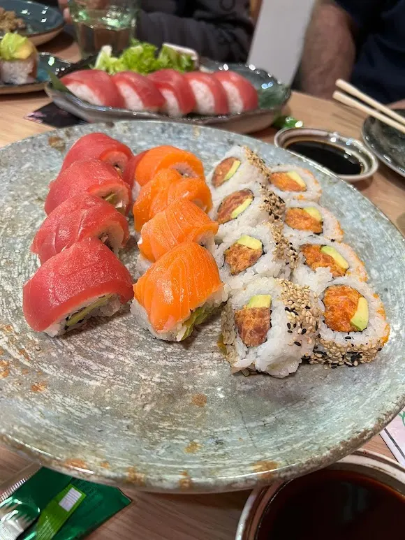 SUSHI AKI