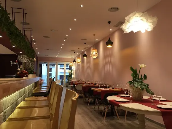 RESTAURANT AKI - Sitges
