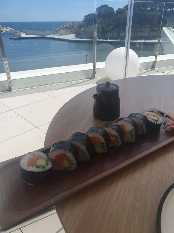 Bōto Sushi Bar