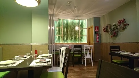 Restaurante Gran Oleada S.L. - Restaurante chino en Velilla de San Antonio