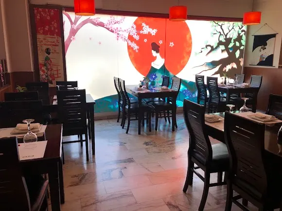 Restaurante Japonés - SAKURA