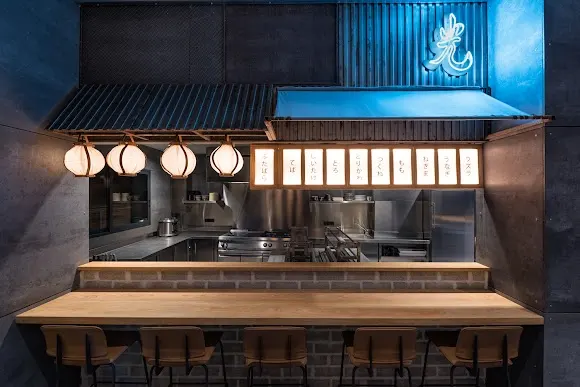 Restaurante Japonés - HIKARI YAKITORI BAR